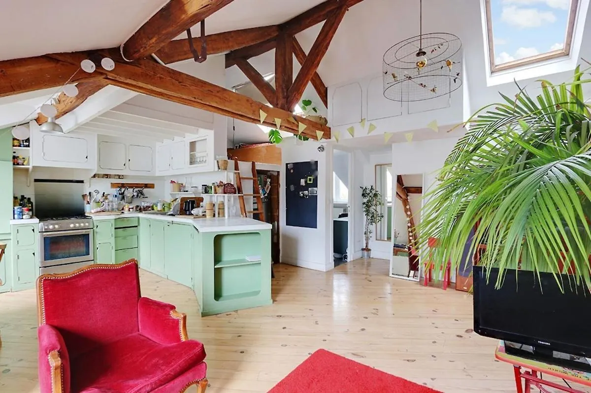 Large, Bright Apartment Paris