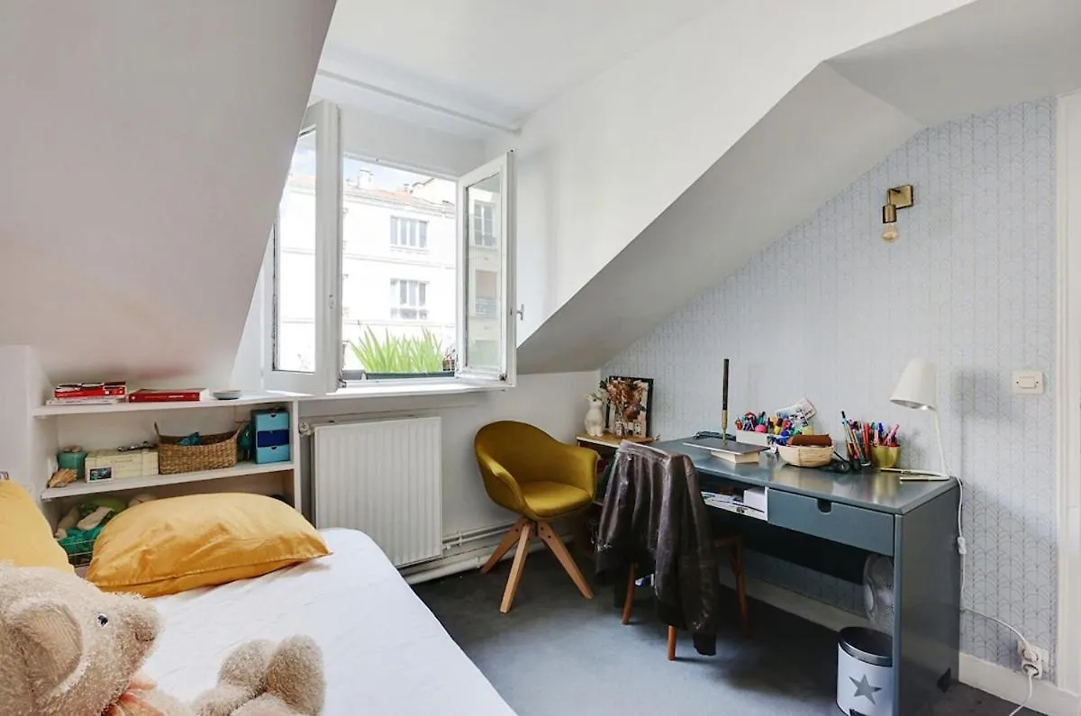 Large, Bright Apartment Paris